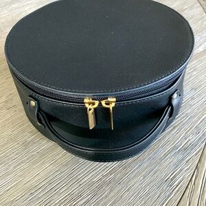Hudson Bleecker TRAVEL CASE great for makeup and jewelry.